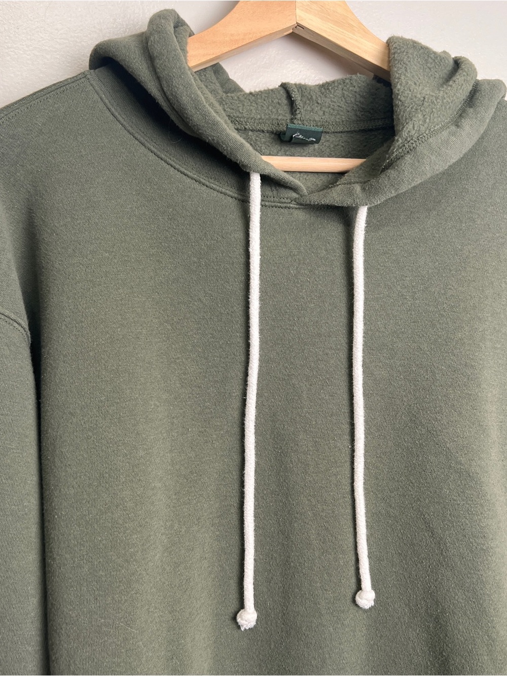 Wild Fable Women’s Olive LS Cropped Hoodie Size Small To Medium, 22” ptp, EUC - Picture 2 of 7